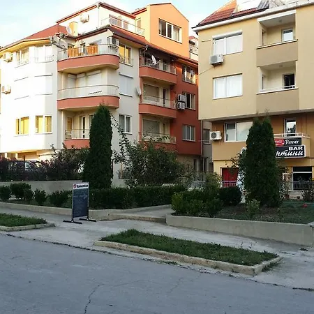 Winner 1 Apartment Warna